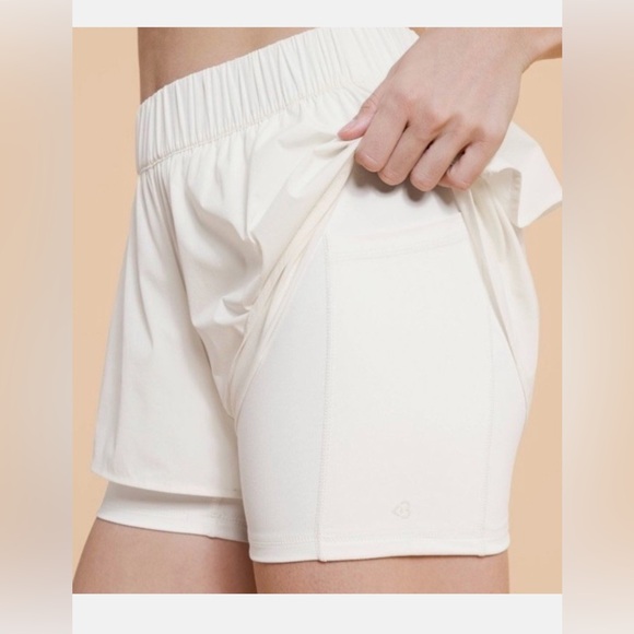 Blogilates Ruffle Shorts Size Large - Picture 4 of 7